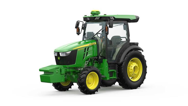 Трактор John Deere 5075EN в зелено и жълто, преден изглед с компактна конструкция и здрави гуми.